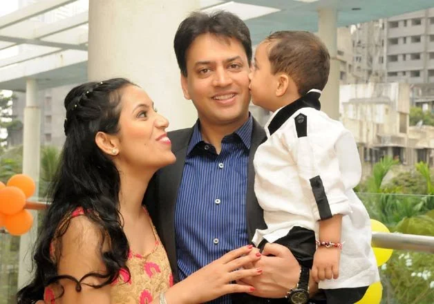 1428912221priyanka-khurana-goyal-fami